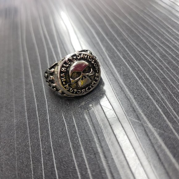 2/$15 Men's size 10 Silver-tone Skull Ring Fashion Jewelry - Picture 3 of 5